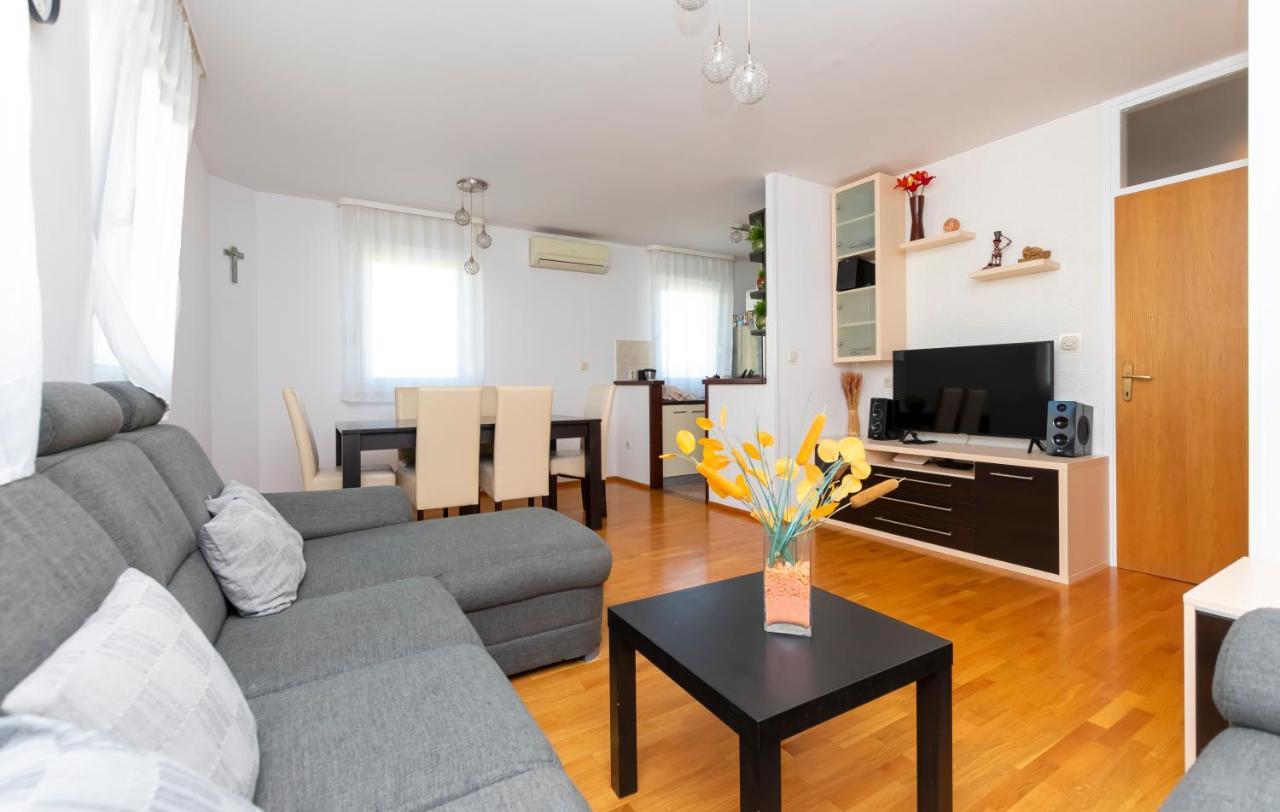 Apartment Pepalo,Omis Free Parking Екстер'єр фото