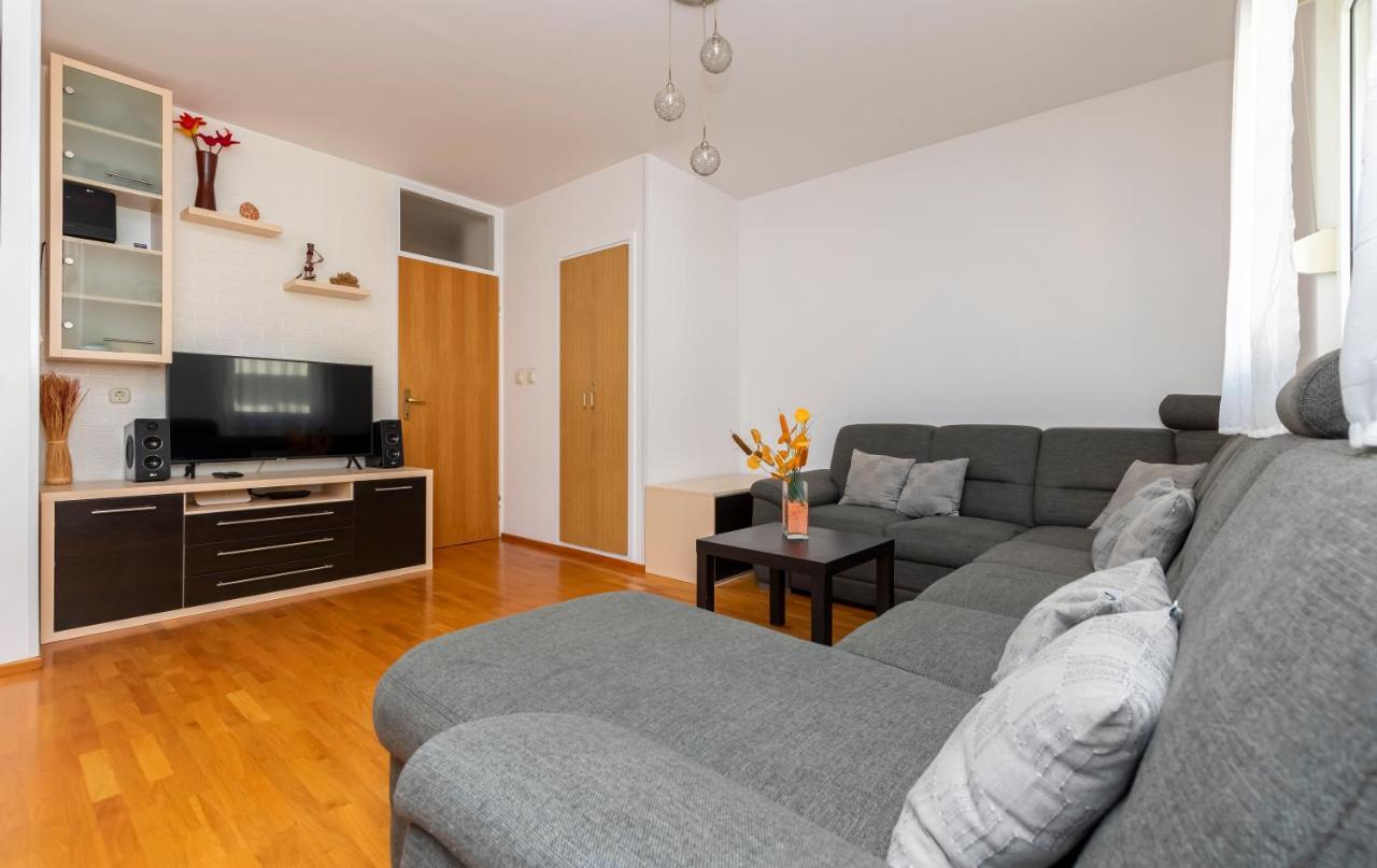 Apartment Pepalo,Omis Free Parking Екстер'єр фото